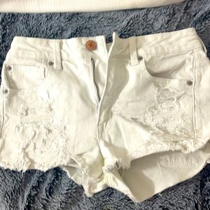 Size 6 American Eagle Distressed White Shorts